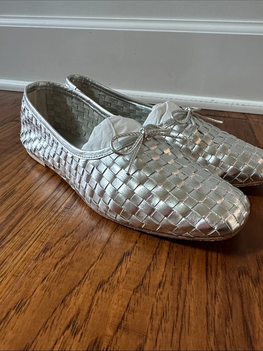 Freda Salvador Jada Silver Woven Leather Flats sz 8
